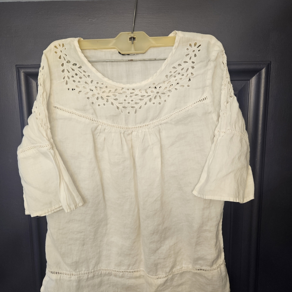 Weavz Cream Blouse with Lace Accents